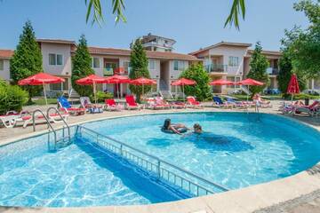 Двухместный номер (для 2 взрослых и 1 ребенка) в Отеле Merlin Club Hotel - All Inclusive